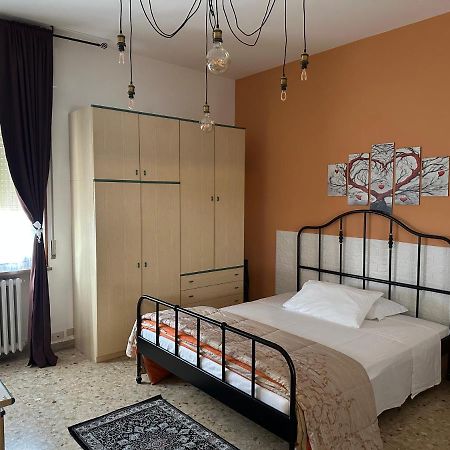 La Casa Di Jennifer Apartment Парма Екстериор снимка