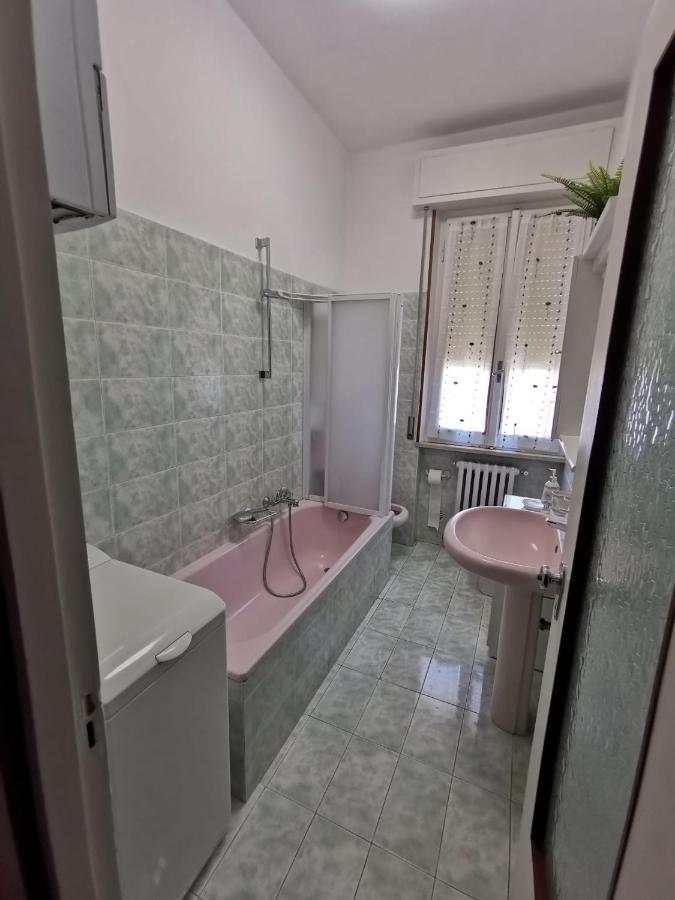 La Casa Di Jennifer Apartment Парма Екстериор снимка