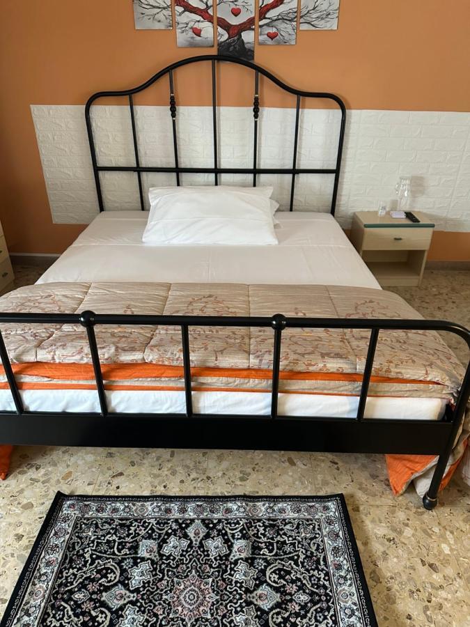 La Casa Di Jennifer Apartment Парма Екстериор снимка