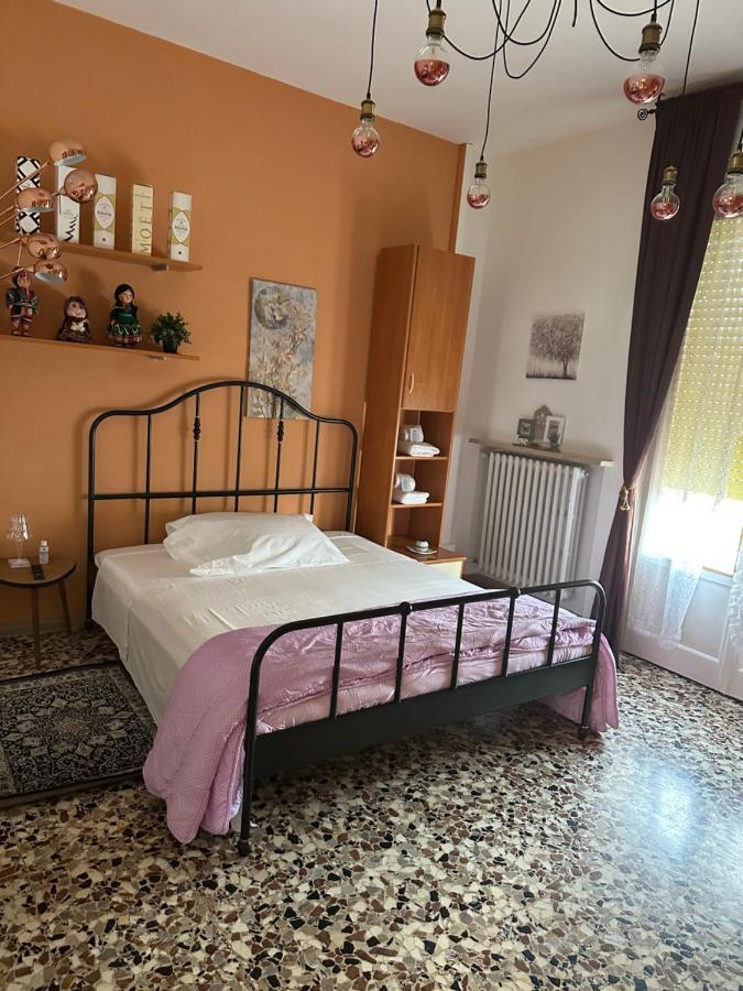 La Casa Di Jennifer Apartment Парма Екстериор снимка