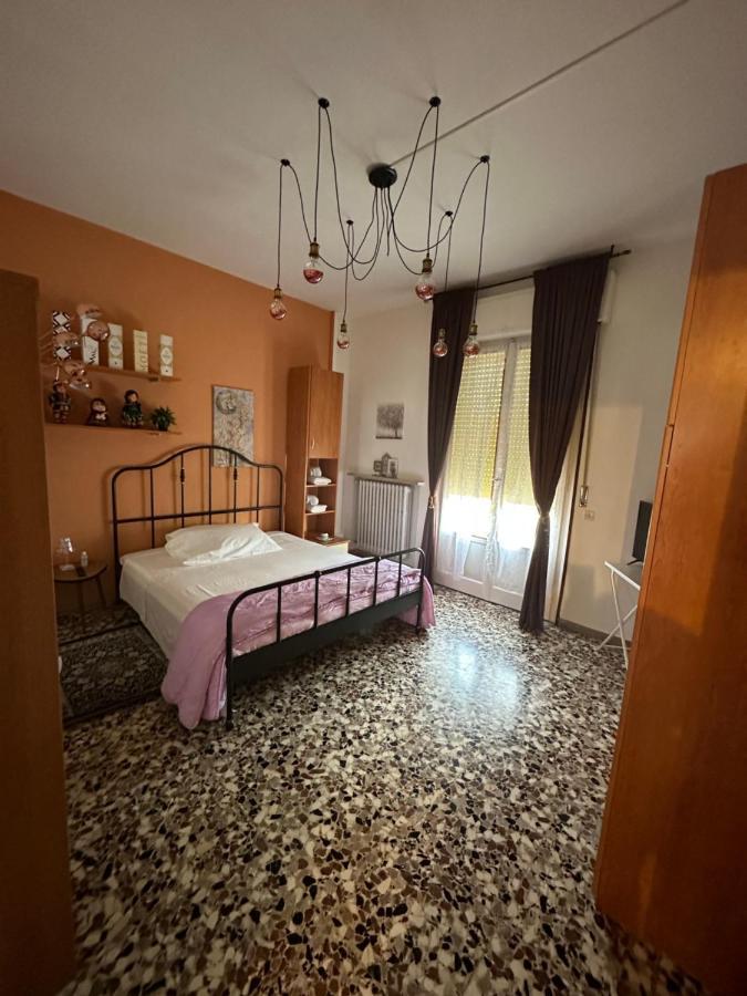 La Casa Di Jennifer Apartment Парма Екстериор снимка